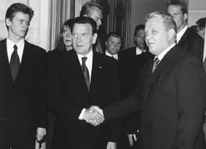 V1.JPG (22751 BYTES)