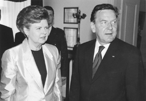 V2.JPG (24391 BYTES)