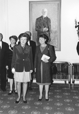 V1.JPG (40143 BYTES)