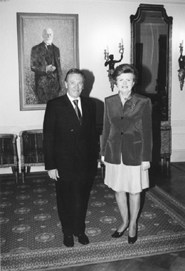 V2.JPG (39619 BYTES)