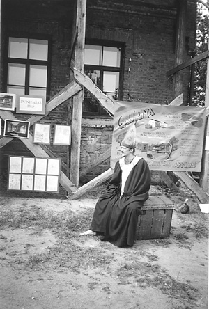 B4.JPG (70472 BYTES)