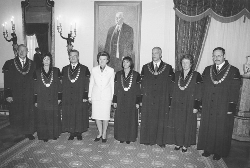 V2.JPG (61620 BYTES)