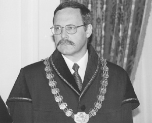 V3.JPG (26385 BYTES)