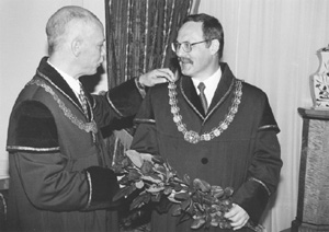 V4.JPG (29000 BYTES)