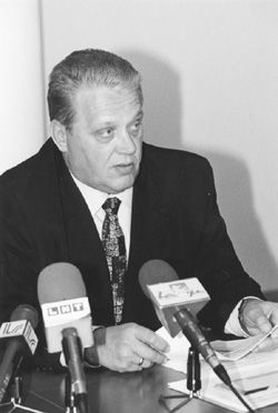 B2.JPG (30821 BYTES)