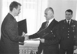 T2.JPG (18353 BYTES)