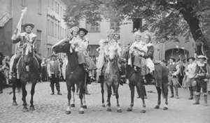 RI8.JPG (31563 BYTES)