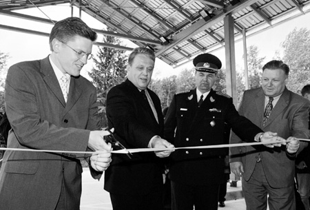 ROBEZA2.JPG (64303 BYTES)