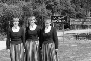 ROBEZA5.JPG (40150 BYTES)