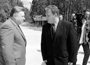 ROBEZA7.JPG (34115 BYTES)