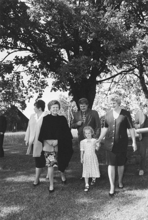 R2.JPG (74159 BYTES)