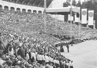 D2.JPG (47643 BYTES)