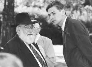 OO.JPG (99691 BYTES)