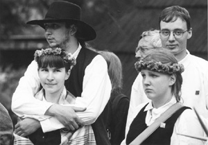 F4.JPG (29194 BYTES)