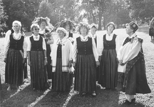 F8.JPG (36164 BYTES)