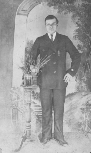 KL7.JPG (49331 BYTES)