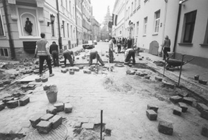 MI3.JPG (34128 BYTES)