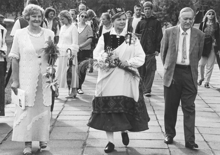 SIG3.JPG (68331 BYTES)