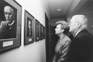 V8.JPG (21842 BYTES)