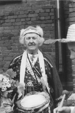 F8.JPG (43768 BYTES)