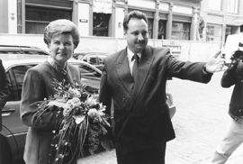 F1.JPG (26884 BYTES)