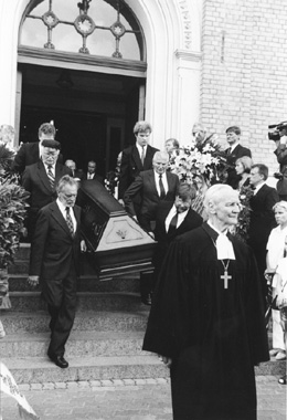 HM4.JPG (44026 BYTES)