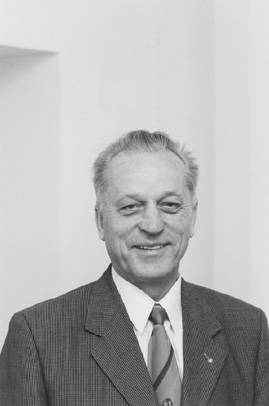 XX.JPG (25672 BYTES)