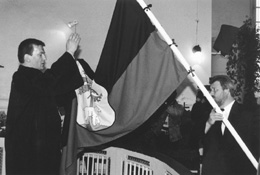 J4.JPG (20325 BYTES)