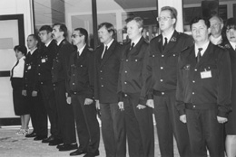 R1.JPG (21863 BYTES)