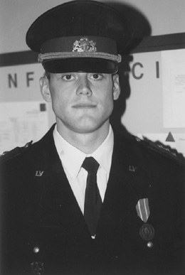 R7.JPG (24786 BYTES)