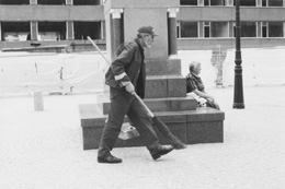 MI4.JPG (19151 BYTES)