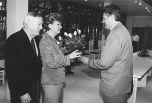 V1.JPG (27534 BYTES)