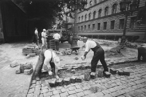 MI3.JPG (33870 BYTES)