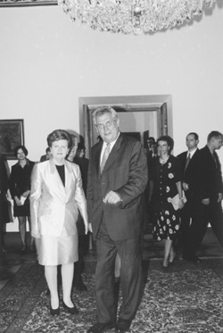 11.JPG (34183 BYTES)