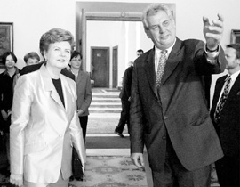 CZECHR~1.JPG (32124 BYTES)