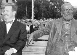 15.JPG (27537 BYTES)