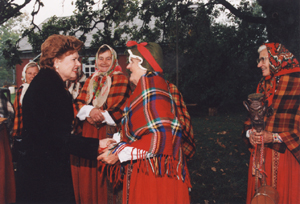 11.JPG (86001 BYTES)