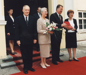 13.JPG (84112 BYTES)