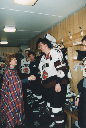 8.JPG (148042 BYTES)