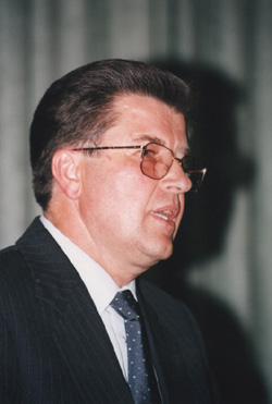 V7.JPG (33987 BYTES)