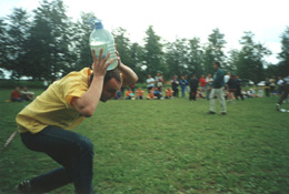 ARUDENI.JPG (30691 BYTES)