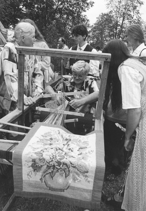 PI11.JPG (68575 BYTES)