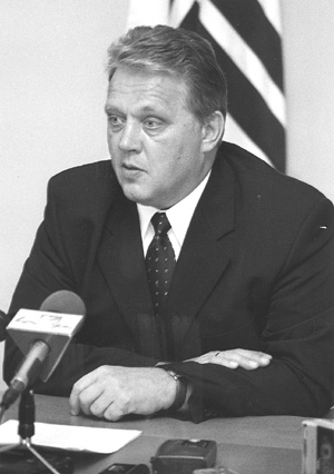 B1.JPG (40605 BYTES)