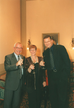 AR2.JPG (36252 BYTES)