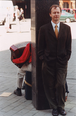 TISENKAPF.JPG (45400 BYTES)