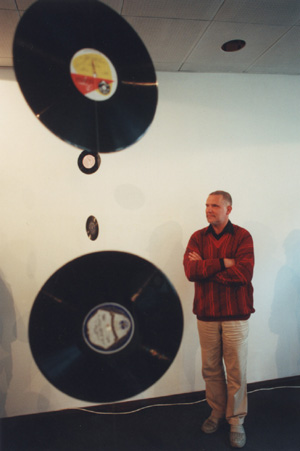 MI4.JPG (41041 BYTES)