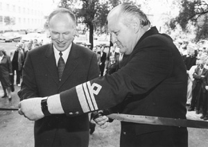 J2.JPG (30323 BYTES)