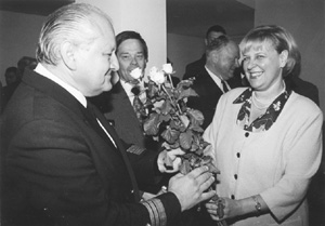 J4.JPG (26440 BYTES)