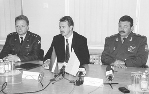 U4.JPG (24789 BYTES)