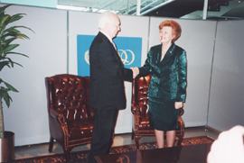 AM4.JPG (58308 BYTES)